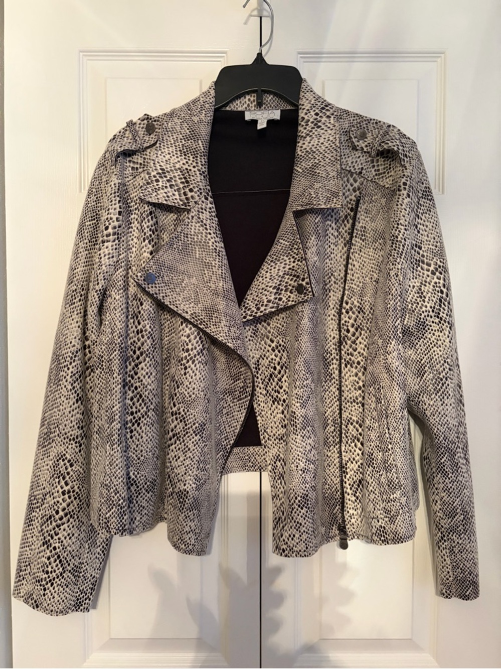 SOFIA VERGARA jacket and jeans. $24, size 1X